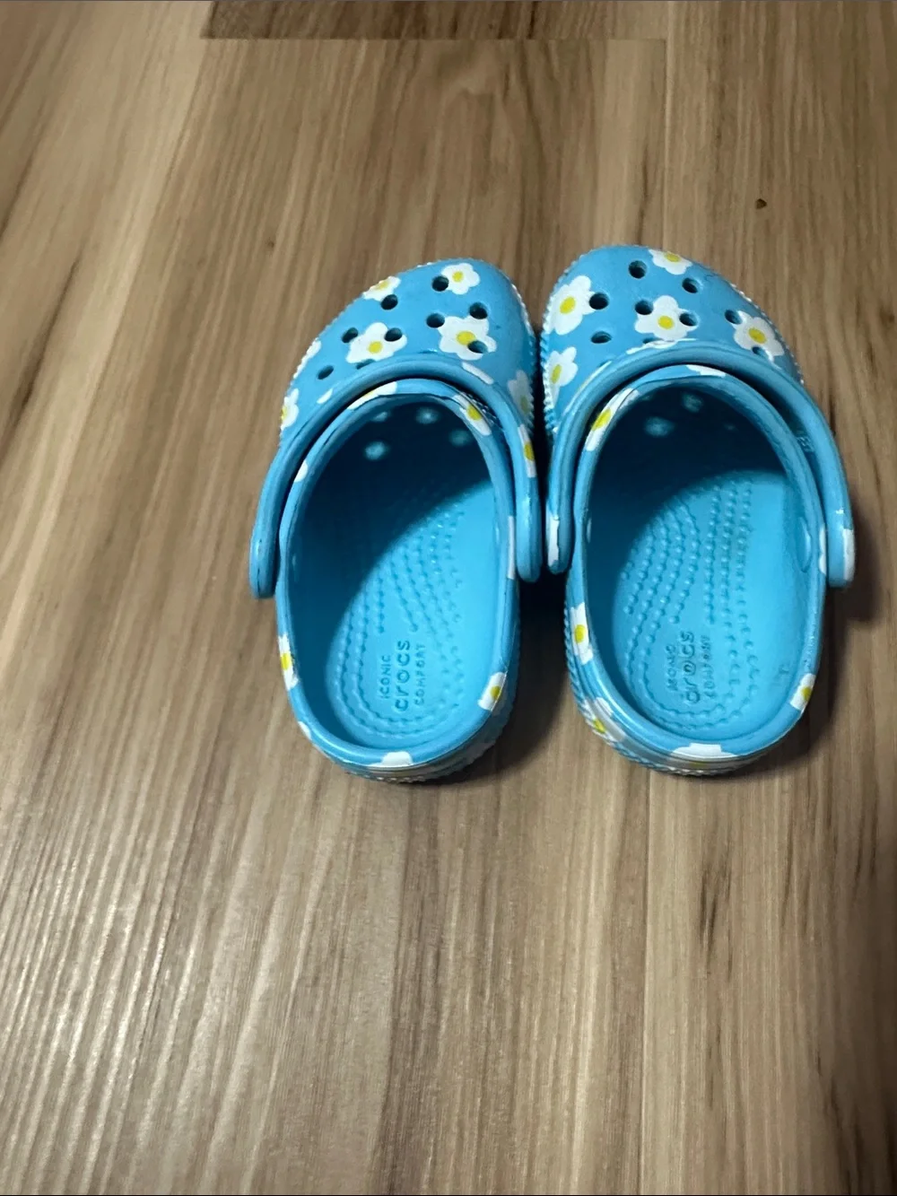 CROCS Kids Floral Clog in Bright Blue with White & Yellow Flowers